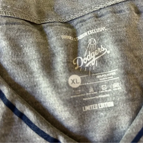 New in bag-Dodgers limited edition Jersey-#32 Sandy Koufax - Picture 8 of 9